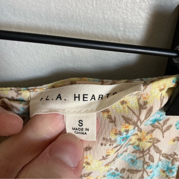 L. A. Hearts Floral Mini Skirt Size Small - Picture 2 of 4
